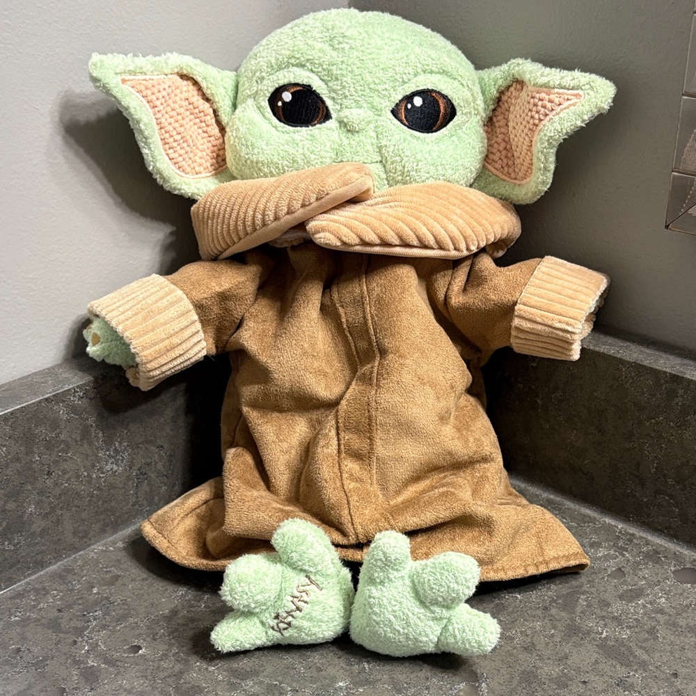Scentsy The Mandalorian The Child Scentsy Buddy.